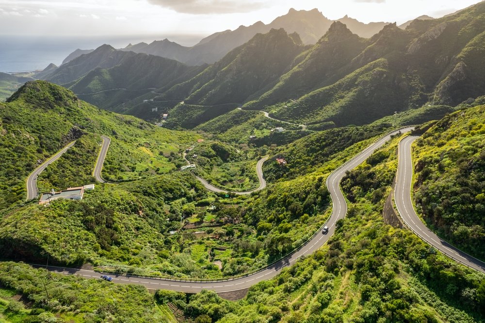 Paisaje volcánico verde